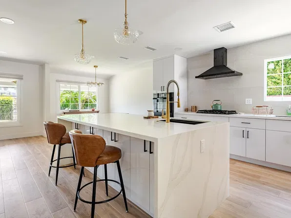 12455 Cumpston St, Valley Village, CA 91607