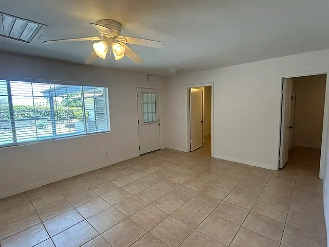 11464 1/2 Iris Ave — Photo 5