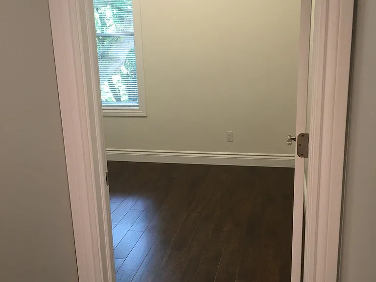 19 Ashland Ave — Photo 33