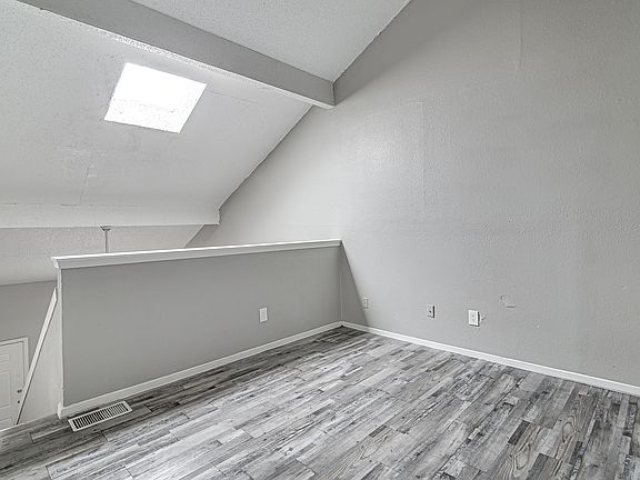 4th image of 711 Grand Ct #717-11