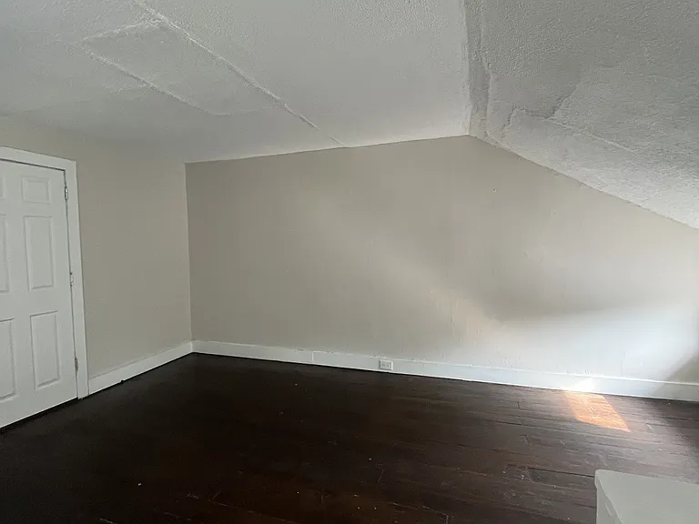 433 Centre St — Photo 10