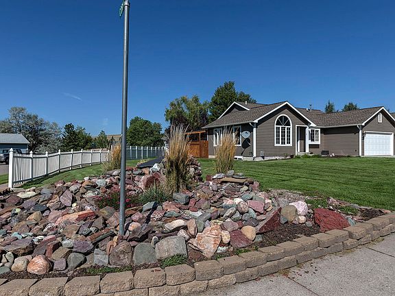 2nd image of 4005 Stone Crest Dr