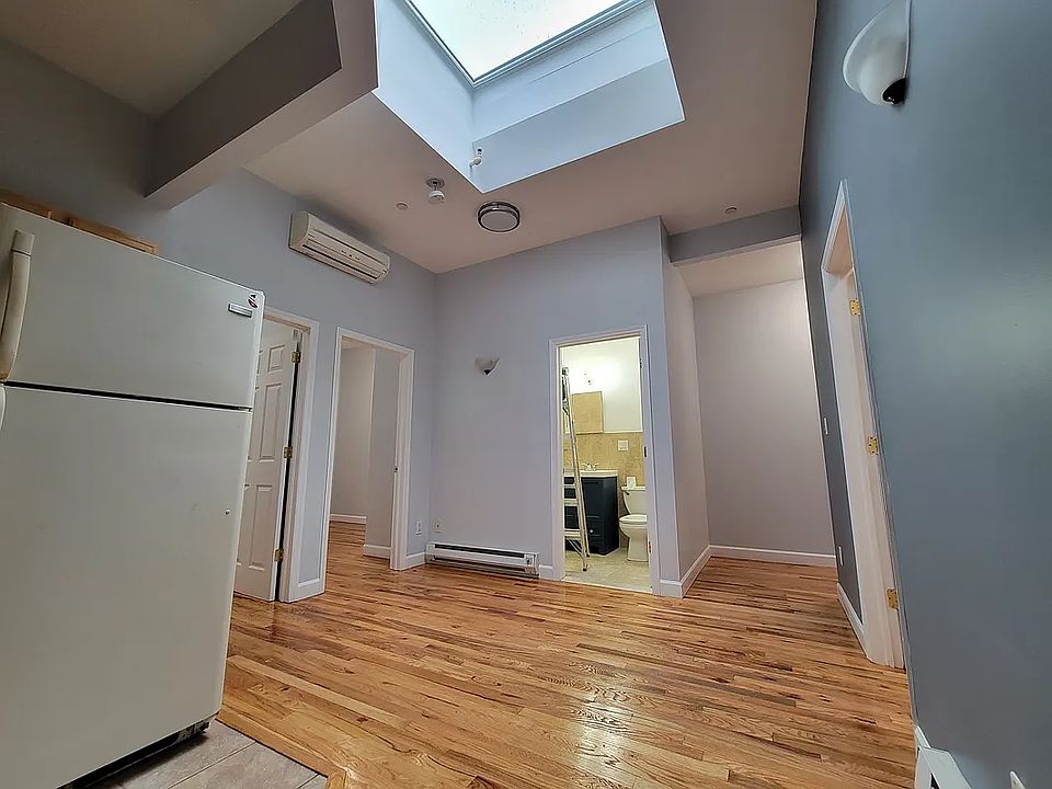 1st image of 86 Graham Ave APT 2A
