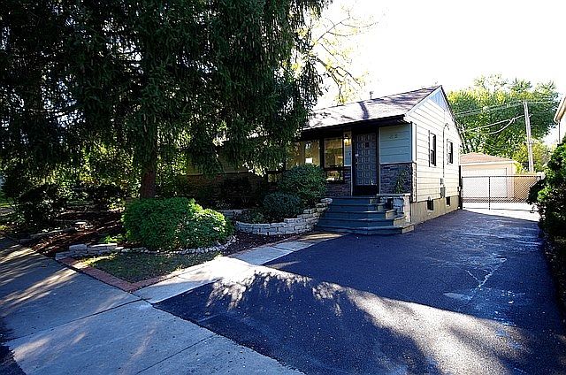 1st image of 315 W Quincy St