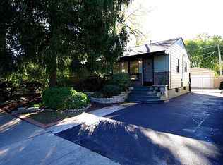 315 W Quincy St, Westmont, IL