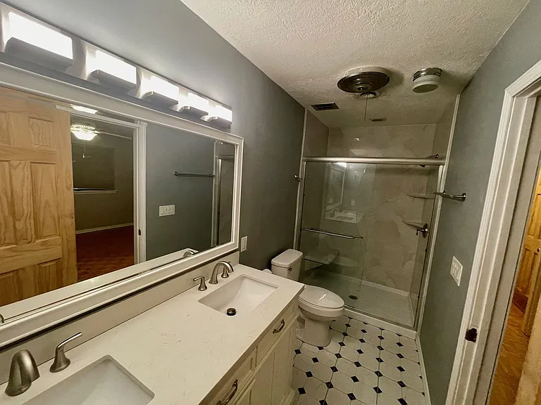 1626 Beverly Hls — Photo 10