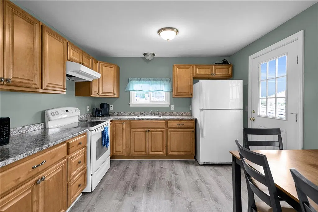 2 bed, $1,800 — Photo 1