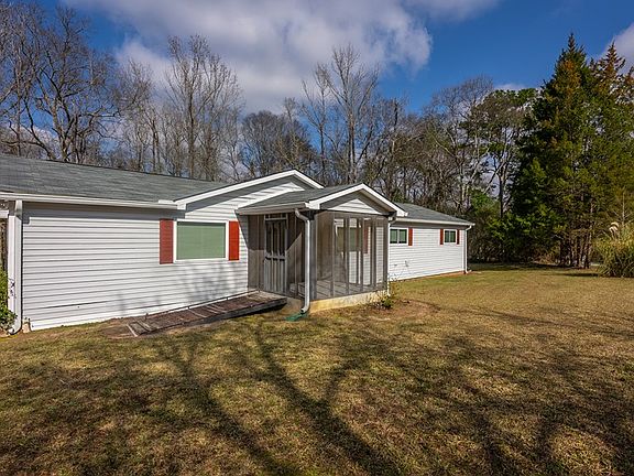 3rd image of 70 Lee Road 220