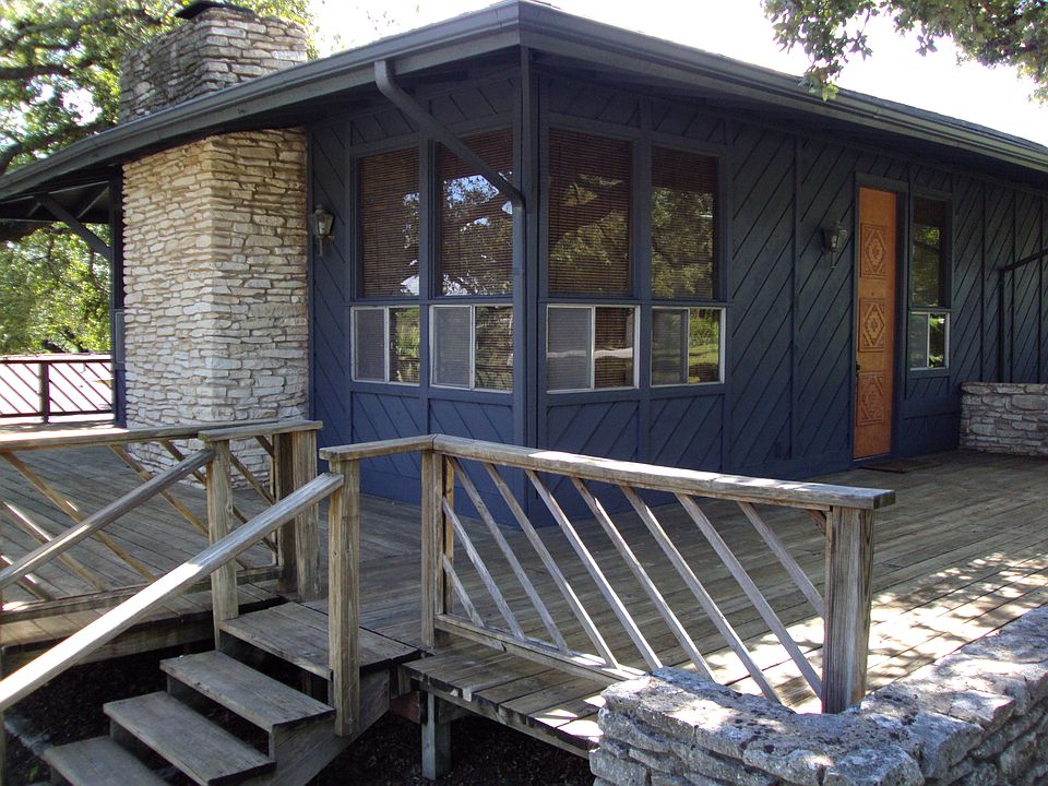 1st image of 202 Lakeway Dr
