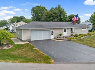 101 Manor Dr, East Syracuse, NY 13057