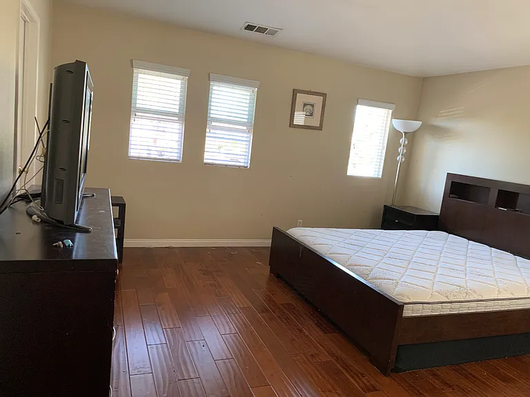 405 S Mountain View St — Photo 13