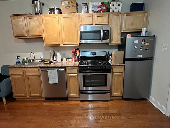 4th image of 1520 Pine St APT 1R