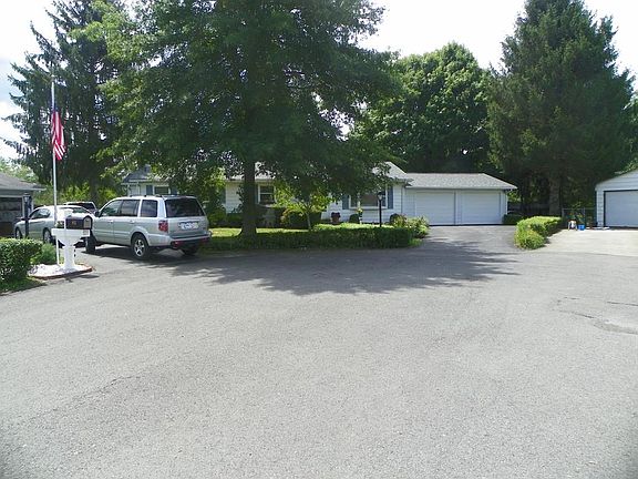 Located in a cul-de-sac!