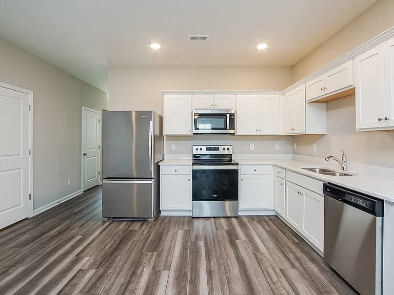 542 Landing View Dr — Photo 8