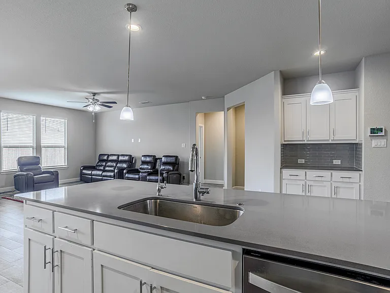 15825 Bronte Ln — Photo 8