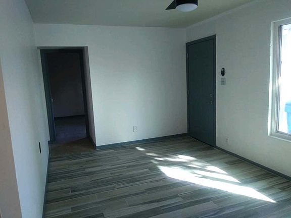 4th image of 1014 N 22nd Pl #2