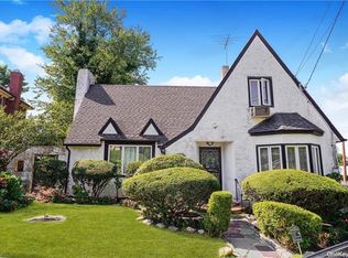 46-18 Hanford St, Douglaston, NY 11362