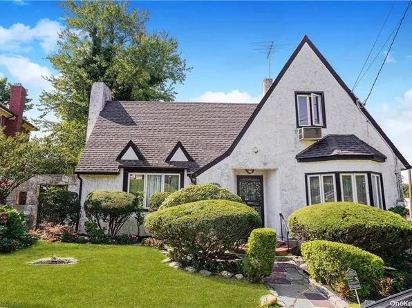 46-18 Hanford Street, Douglaston, NY 11362