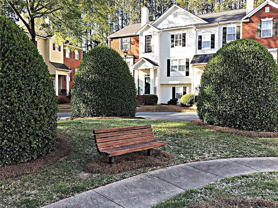 1st image of 318 Village Cir
