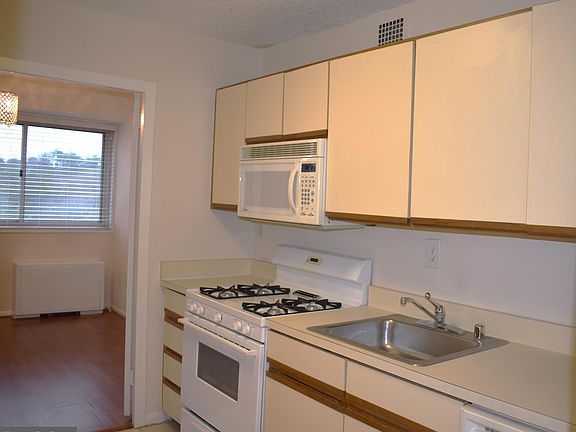 4th image of 2500 N Van Dorn St APT 1124