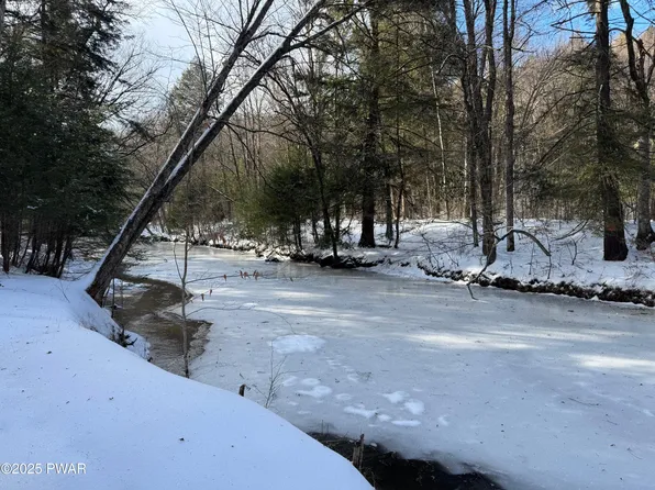 John Davis Rd, Milanville, PA 18443