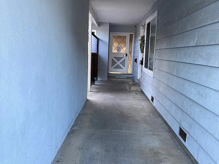 1140 Sanchez Way — Photo 4
