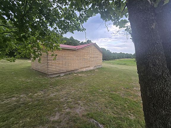 3rd image of 407976 E 1100th Rd