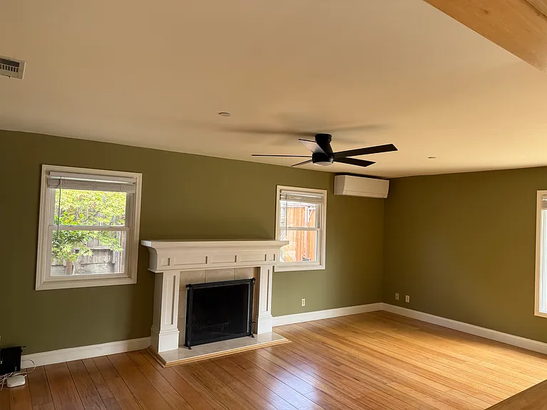 Livingroom with AC