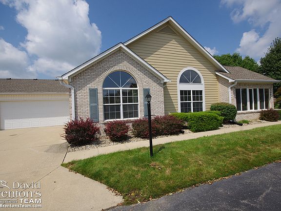3rd image of 7363 Lake Lakota Dr