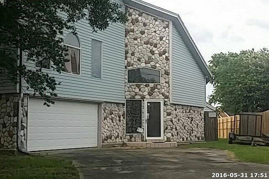 1st image of 2822 Oak W