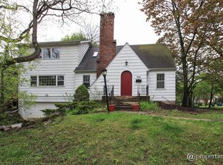 560 Ravinia Rd, Highland Park, IL 60035