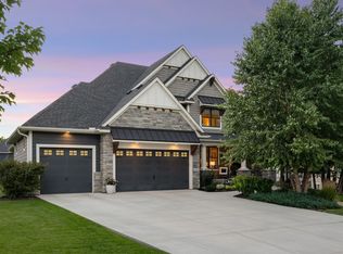 8301 W 110th St, Bloomington, MN 55438