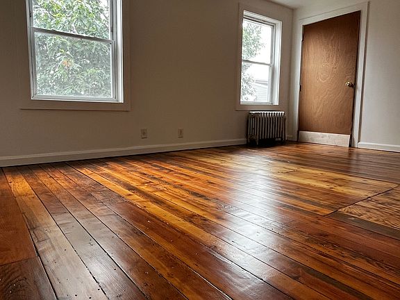 5th image of 402 Morris St