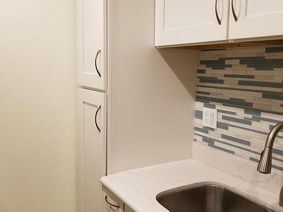 4th image of 18620 Hatteras St Unit 163