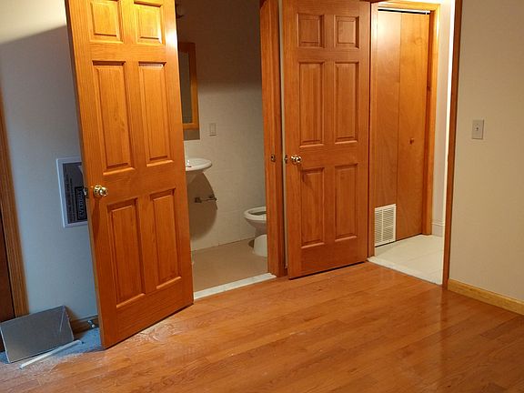 3rd image of 920 Green Street # Fl 2nd