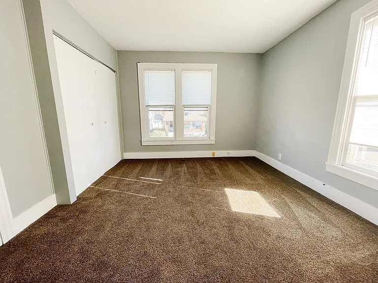 258 SW 2nd St — Photo 7