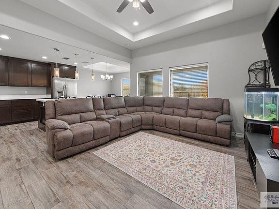 4th image of 23405 Grapefruit Ave