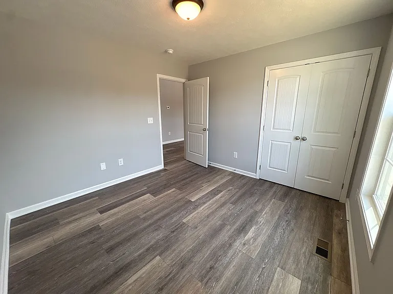 307 W Coffee St — Photo 15