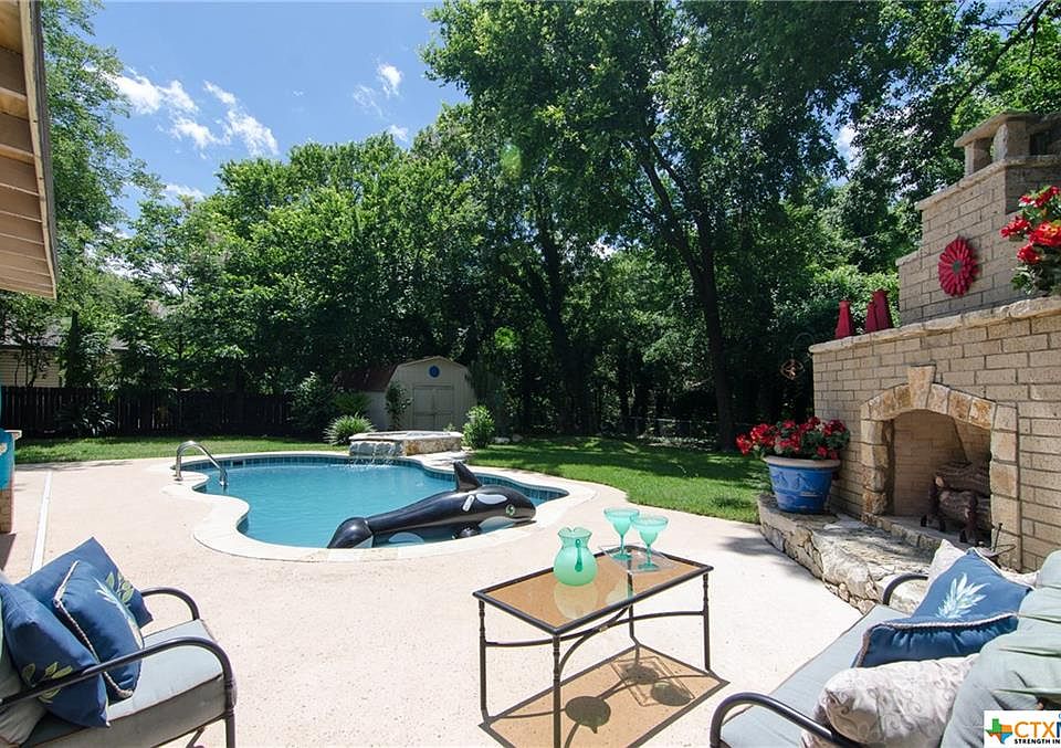 1st image of 608 Parkview Dr