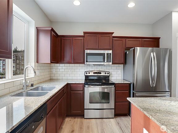 5th image of 4635 Greenwood Drive SW