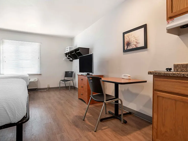 Studio Suite - 2 Full Beds