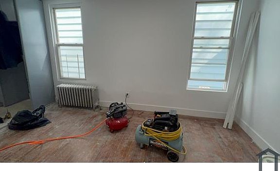 4th image of 679 E 223rd St #2R