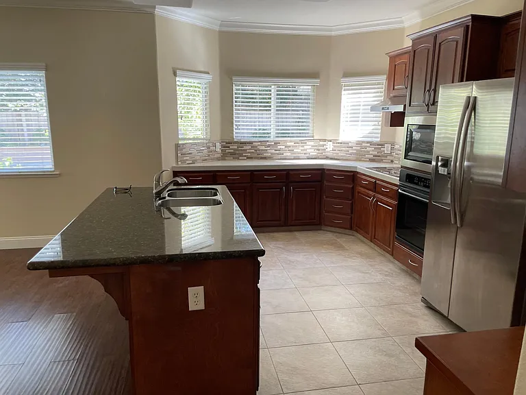 1026 E Royal Dornoch Ave — Photo 5