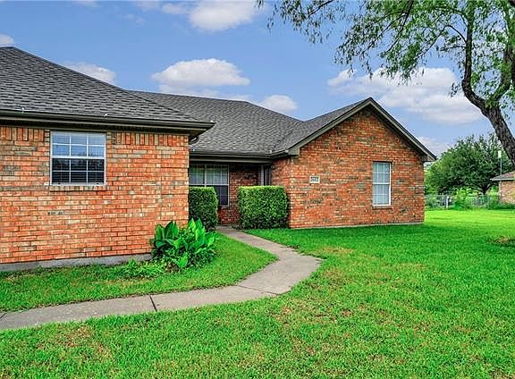 5th image of 2612 Rolling Hills Dr