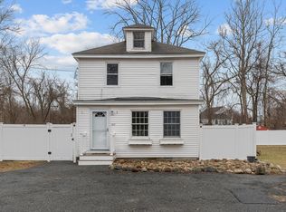 162 Townsend Ave, Lowell, MA 01854