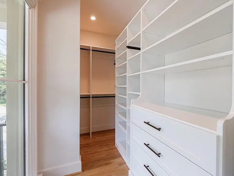 81 Delmont Dr NE — Photo 38