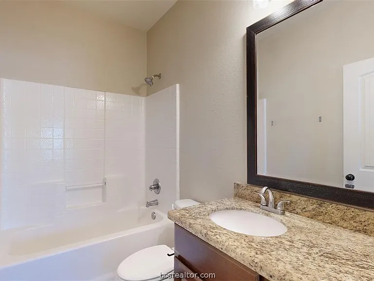 303 Ash St #B — Photo 22