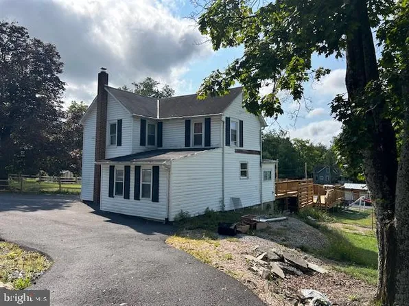 14352 Charmian Rd, Waynesboro, PA 17268