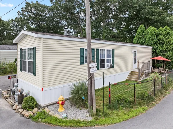 9 Stella Dr, Weymouth, MA 02188