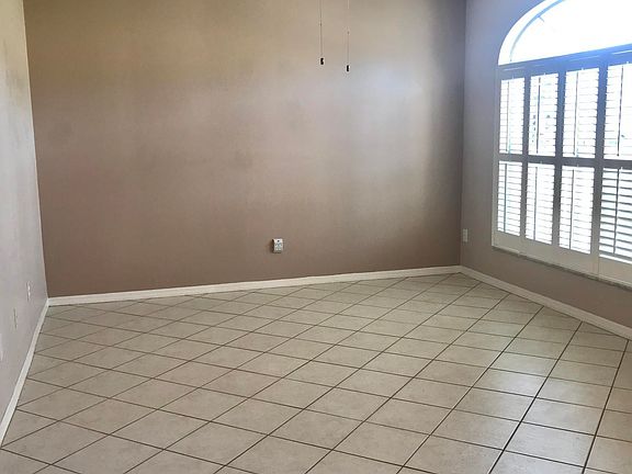 2nd image of 1061 Pelican Ln